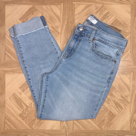 Size 4 27x25 - Levi Denizen Slim Distressed Boyfriend Cuffed Skinny Jeans - Picture 1 of 8